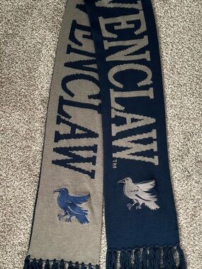 Wizarding World of Harry Potter Reversible Ravenclaw Scarf